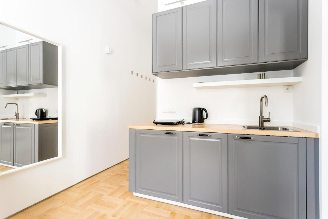 P&O Serviced Apartments Warecka Street Варшава Екстериор снимка