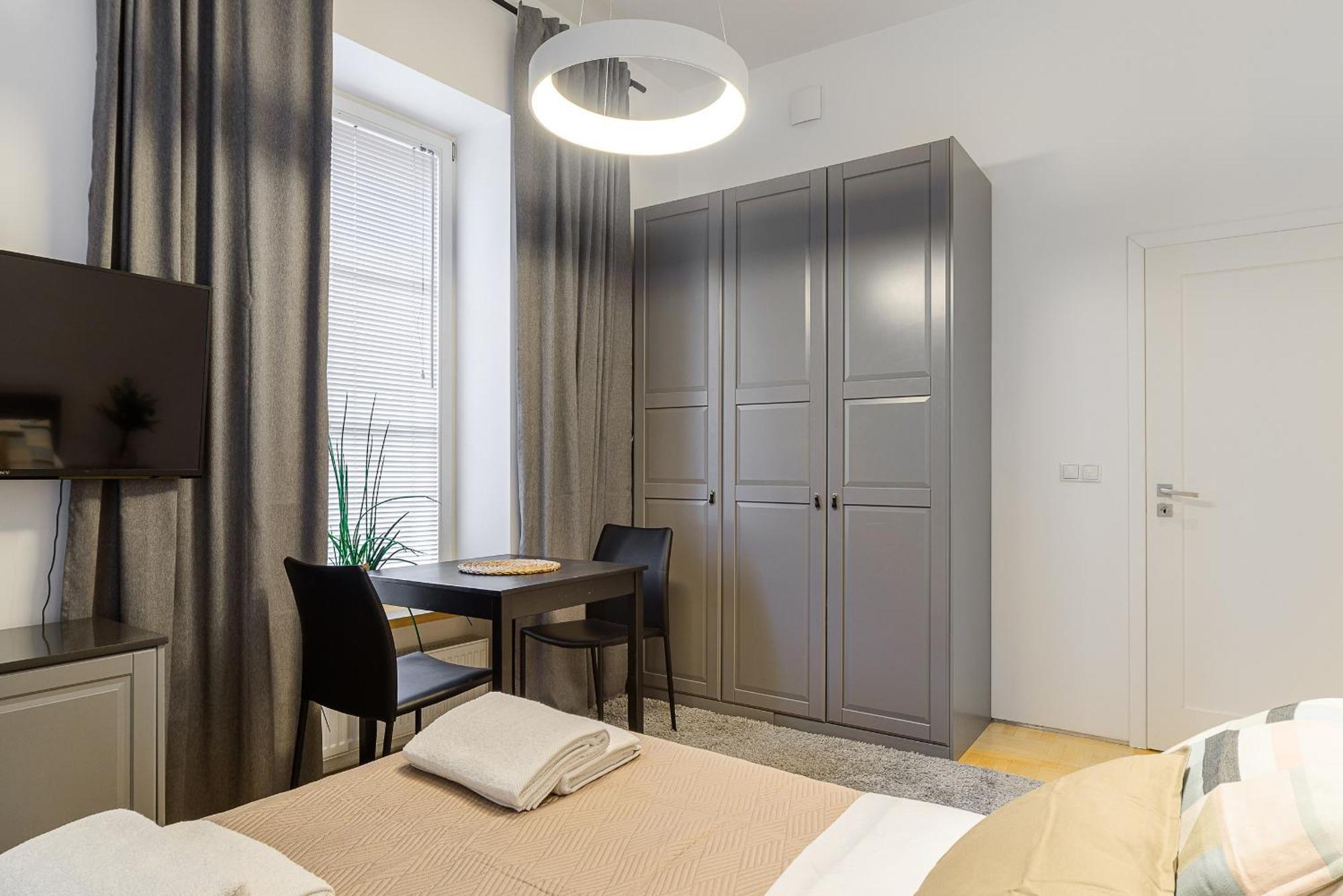 P&O Serviced Apartments Warecka Street Варшава Екстериор снимка